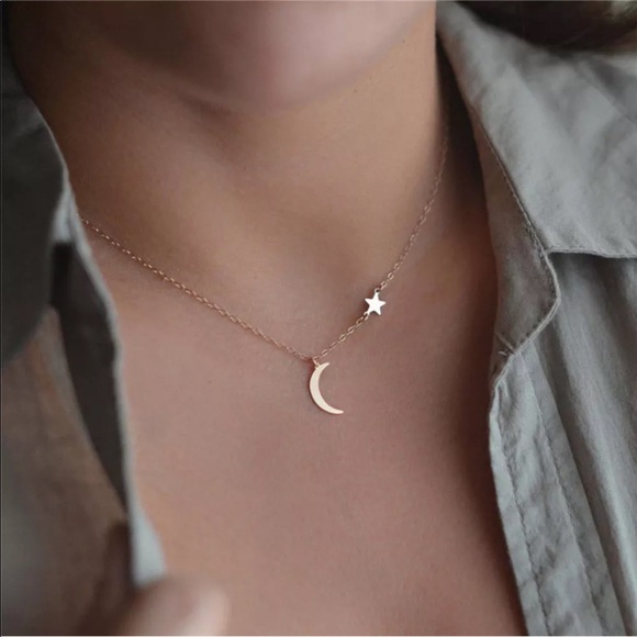 🎉HP🎉 NEW! Star & Moon Dainty Necklace - Picture 2 of 6